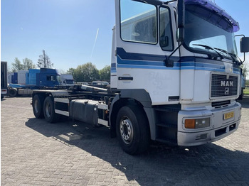 Chassis lastebil MAN 26.403