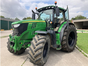 Traktor JOHN DEERE 6215R