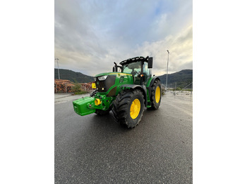 Traktor JOHN DEERE 6215R