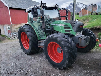 Traktor FENDT 211 Vario