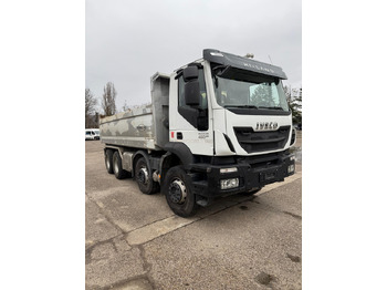 Tippbil IVECO Trakker