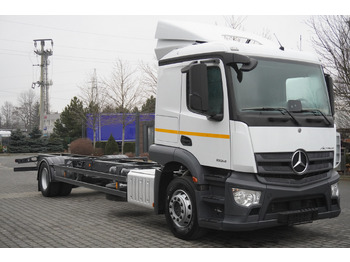 Chassis lastebil MERCEDES-BENZ Actros 1824