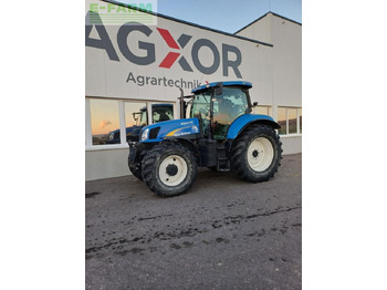 Traktor NEW HOLLAND T6000