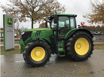 Traktor JOHN DEERE 6215R