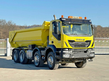 Tippbil IVECO Trakker