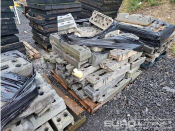 Anleggsmaskiner Pallet of Heras Fencing Bases: bilde 1