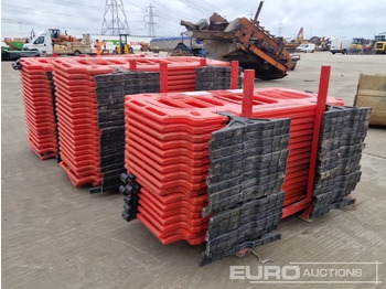 Anleggsmaskiner Stillage of Plastic Pedestrian Fencing (3 of): bilde 5