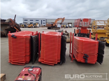 Anleggsmaskiner Stillage of Plastic Pedestrian Fencing (3 of): bilde 4