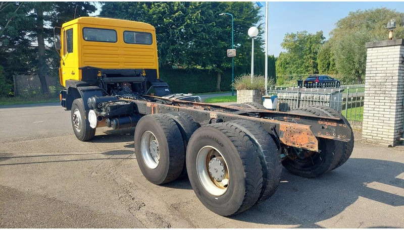 Chassis lastebil MAN 26.372 MANUAL ZF GEARBOX STEEL SUSPENSION 6X4: bilde 12