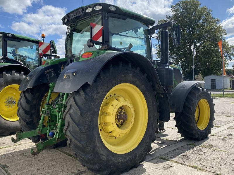 Traktor John Deere 6215R AutoPowr: bilde 6