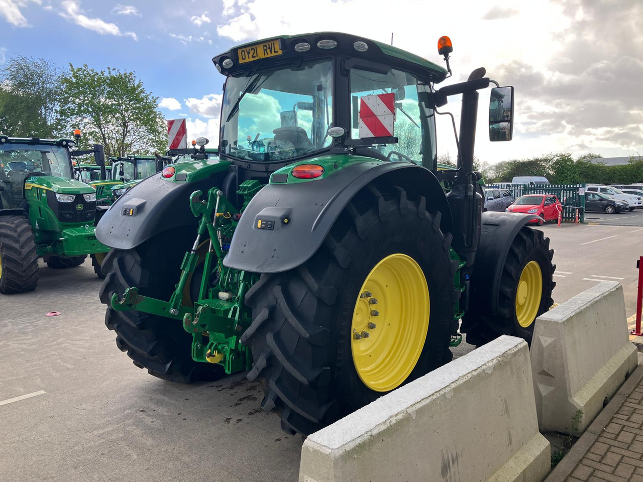 Traktor John Deere 6215R: bilde 18