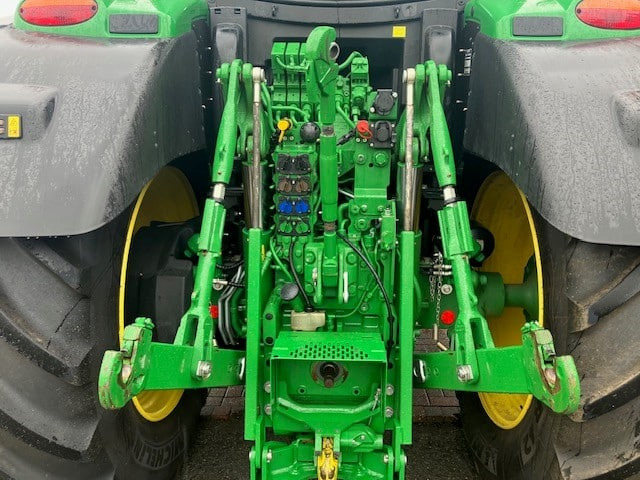 Ny Traktor John Deere 6215R: bilde 11