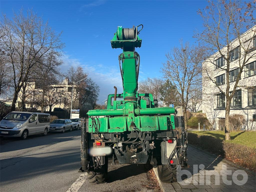 Kranbil 1981 Daimler-Benz Unimog U 1700: bilde 7